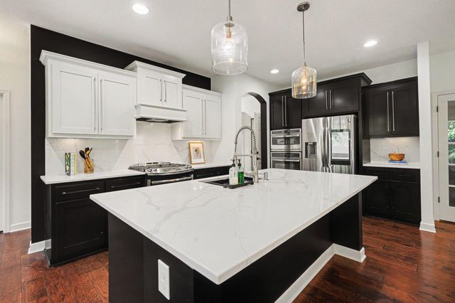 5310 Black Oaks Lane N, Plymouth, MN 55446