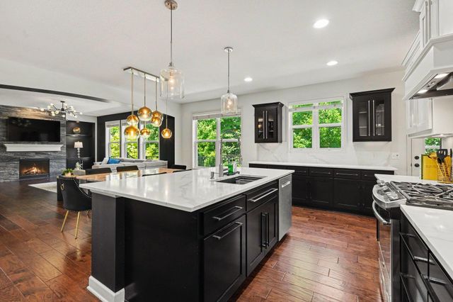 5310 Black Oaks Lane N, Plymouth, MN 55446