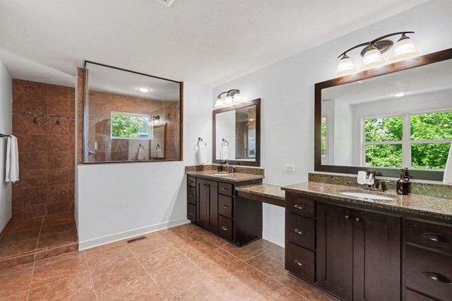 5310 Black Oaks Lane N, Plymouth, MN 55446