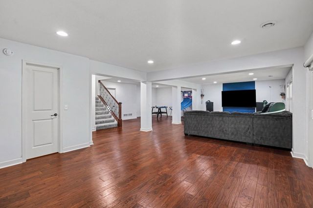 5310 Black Oaks Lane N, Plymouth, MN 55446