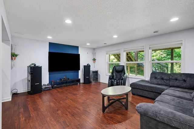 5310 Black Oaks Lane N, Plymouth, MN 55446