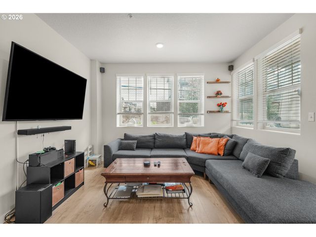 17126 Sw SNOWDALE St 102, Beaverton, OR 97007