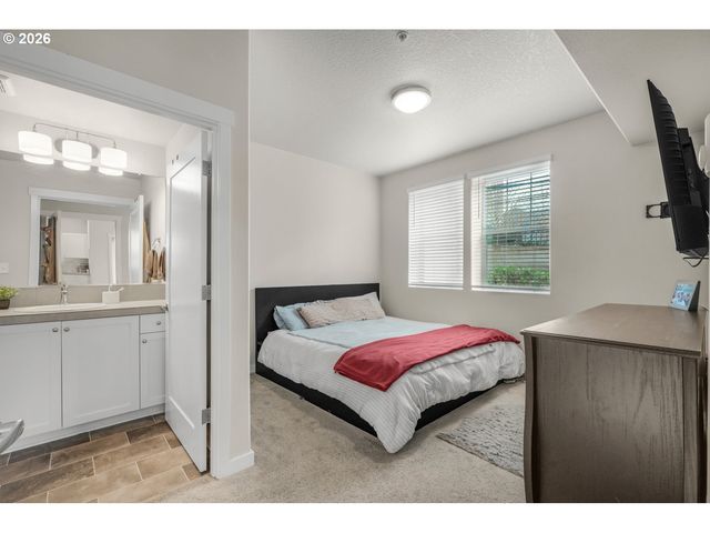 17126 Sw SNOWDALE St 102, Beaverton, OR 97007