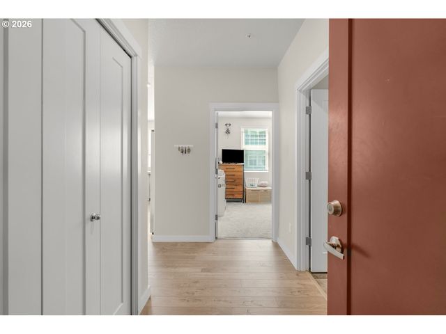 17126 Sw SNOWDALE St 102, Beaverton, OR 97007