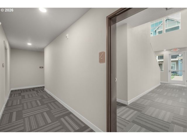 17126 Sw SNOWDALE St 102, Beaverton, OR 97007