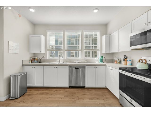 17126 Sw SNOWDALE St 102, Beaverton, OR 97007