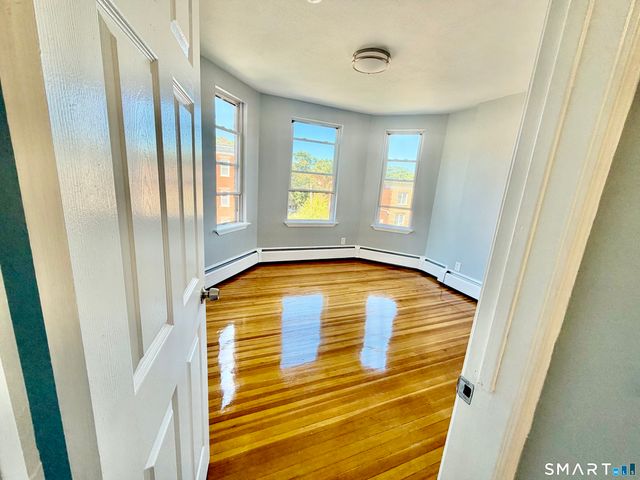 39 Pawtucket Street 3W, Hartford, CT 06114