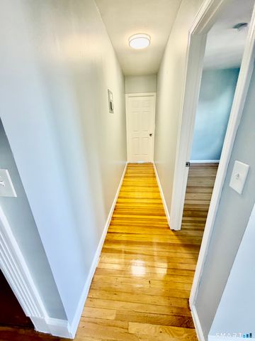 39 Pawtucket Street 3W, Hartford, CT 06114