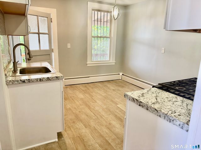 39 Pawtucket Street 3W, Hartford, CT 06114