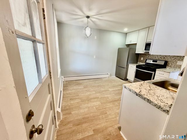 39 Pawtucket Street 3W, Hartford, CT 06114