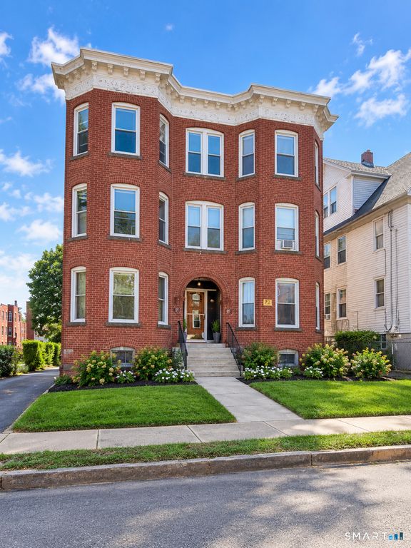 39 Pawtucket Street 3W, Hartford, CT 06114