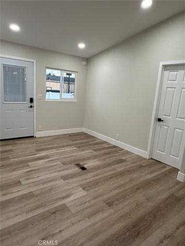 215 S Sullivan Lane 220, Santa Ana, CA 92704