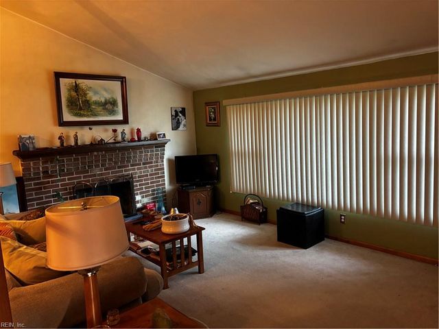648 Charlecote DR, Virginia Beach, VA 23464