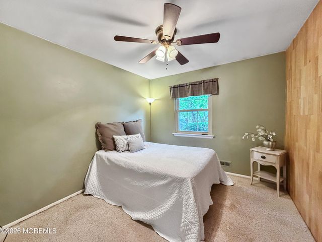 17 Feathertree Court, Howell, NJ 07731