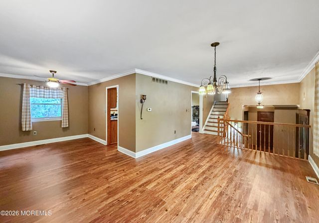 17 Feathertree Court, Howell, NJ 07731