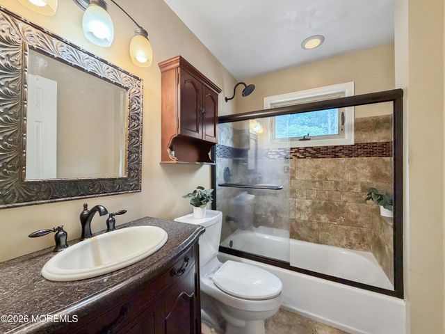 17 Feathertree Court, Howell, NJ 07731