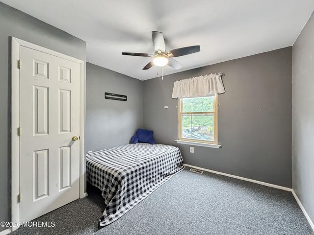 17 Feathertree Court, Howell, NJ 07731