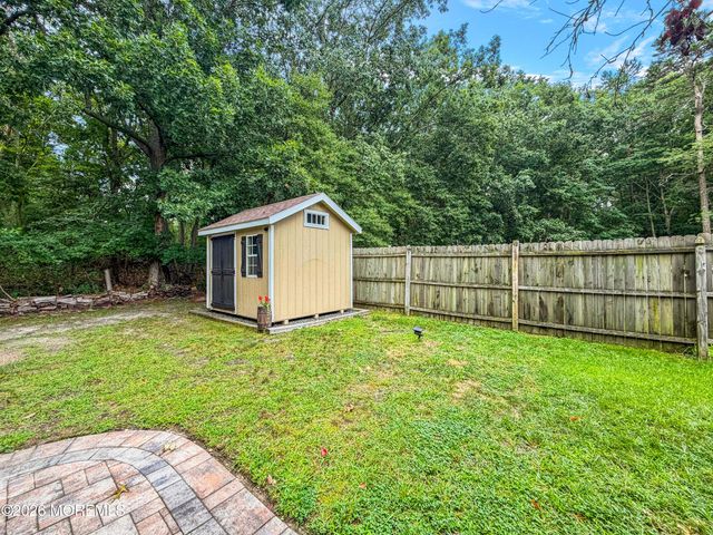 17 Feathertree Court, Howell, NJ 07731