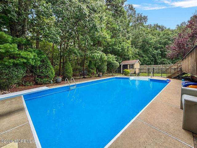 17 Feathertree Court, Howell, NJ 07731