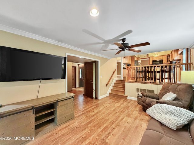17 Feathertree Court, Howell, NJ 07731