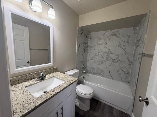 4393 Windsor Avenue 26, West Palm Beach, FL 33407