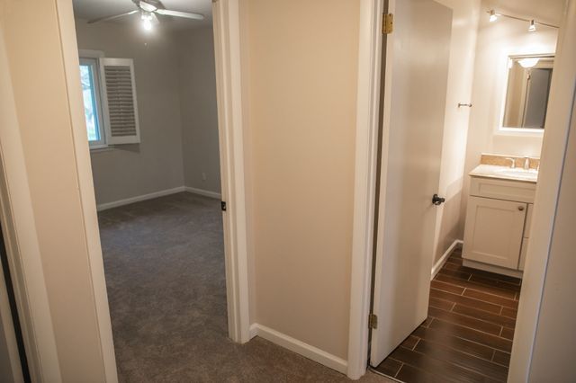 21 Vaughns Gap Rd Apt 12, Nashville, TN 37205