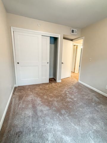 21 Vaughns Gap Rd Apt 12, Nashville, TN 37205