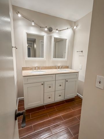 21 Vaughns Gap Rd Apt 12, Nashville, TN 37205