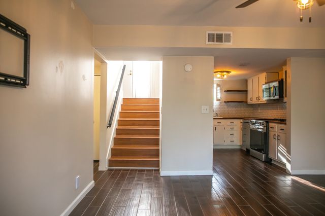 21 Vaughns Gap Rd Apt 12, Nashville, TN 37205