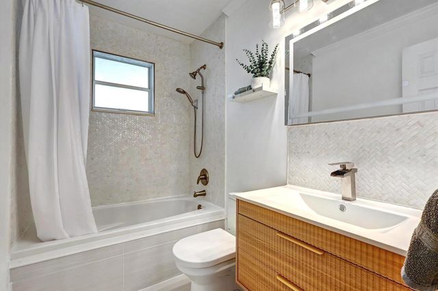 3546 Betty Ann Court E, West Palm Beach, FL 33403
