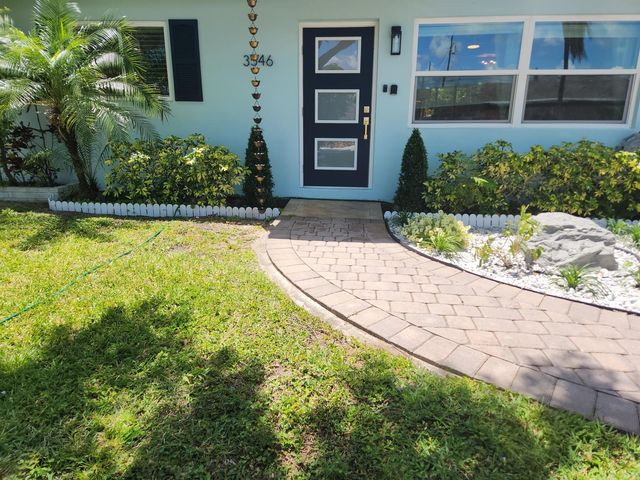 3546 Betty Ann Court E, West Palm Beach, FL 33403