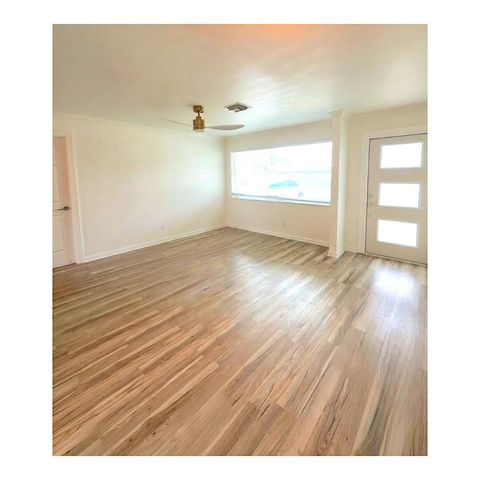 3546 Betty Ann Court E, West Palm Beach, FL 33403