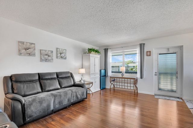 376 Markham Q, Deerfield Beach, FL 33442