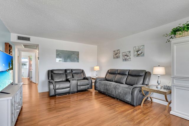 376 Markham Q, Deerfield Beach, FL 33442