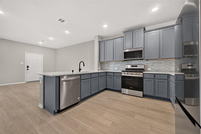 8033 Scanlan Trail, Sienna Plantation, TX 77459