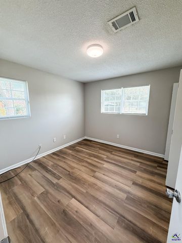 128 Barnesdale Dr, Warner Robins, GA 31093