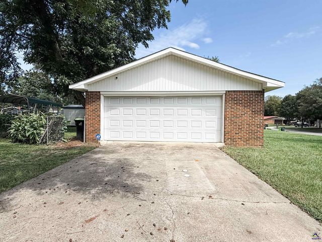 128 Barnesdale Dr, Warner Robins, GA 31093