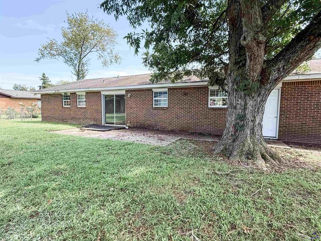 128 Barnesdale Dr, Warner Robins, GA 31093