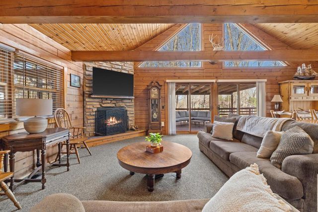 9225 400th AVENUE, Genoa City, WI 53128