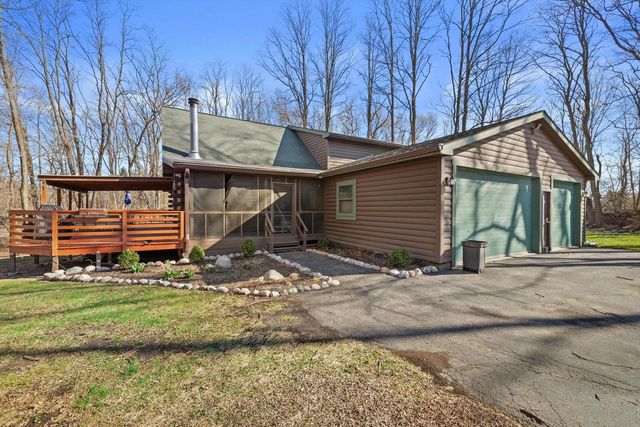 9225 400th AVENUE, Genoa City, WI 53128