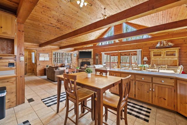 9225 400th AVENUE, Genoa City, WI 53128