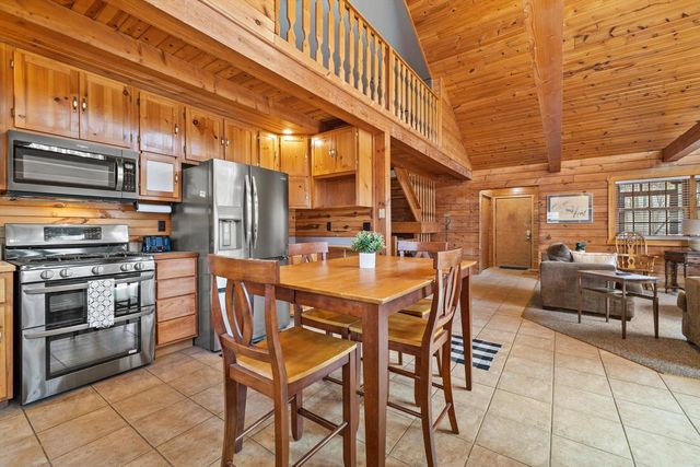 9225 400th AVENUE, Genoa City, WI 53128