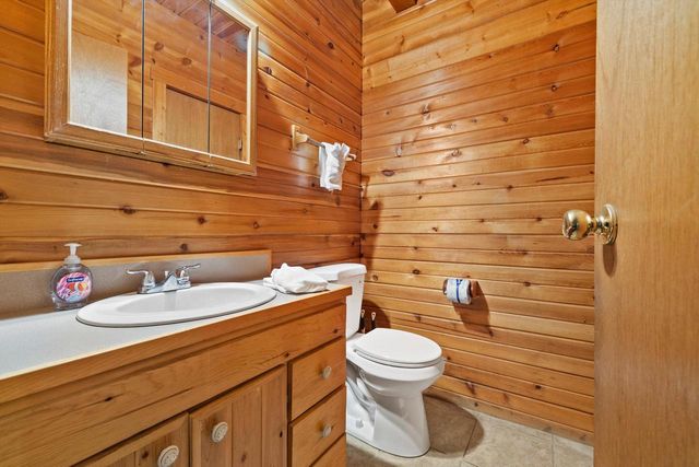 9225 400th AVENUE, Genoa City, WI 53128