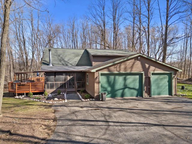 9225 400th AVENUE, Genoa City, WI 53128