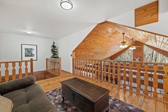 9225 400th AVENUE, Genoa City, WI 53128