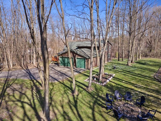 9225 400th AVENUE, Genoa City, WI 53128