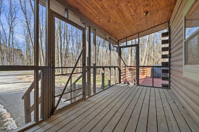 9225 400th AVENUE, Genoa City, WI 53128