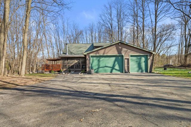 9225 400th AVENUE, Genoa City, WI 53128