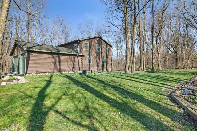 9225 400th AVENUE, Genoa City, WI 53128