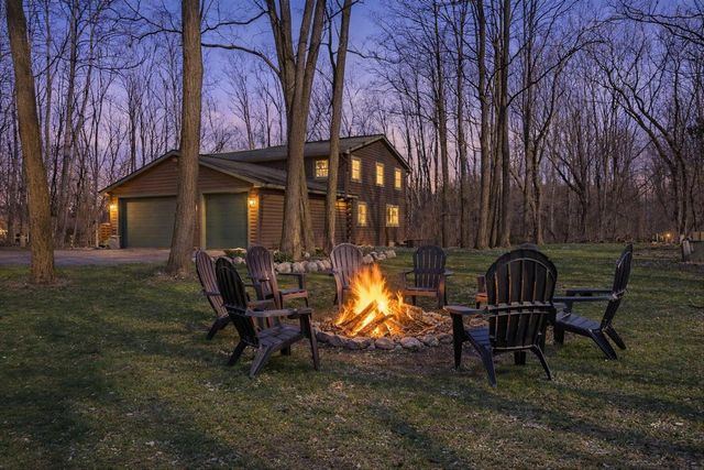 9225 400th AVENUE, Genoa City, WI 53128